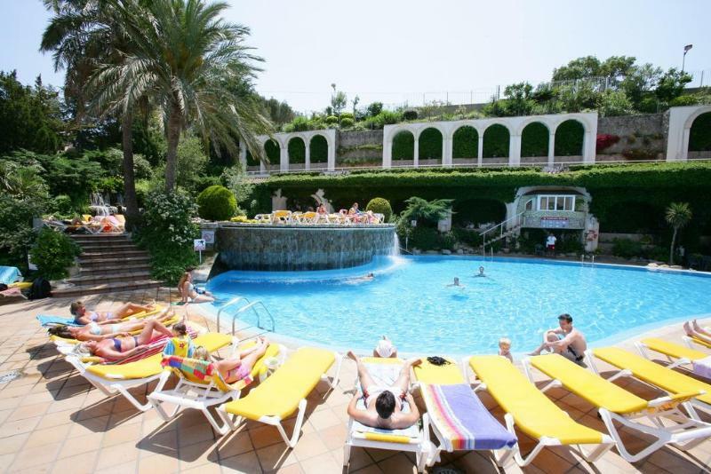 Gem Wellness & Hotel